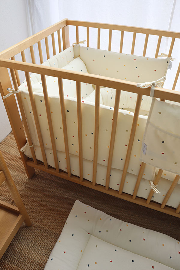 Cot Bumper Colorful Stars