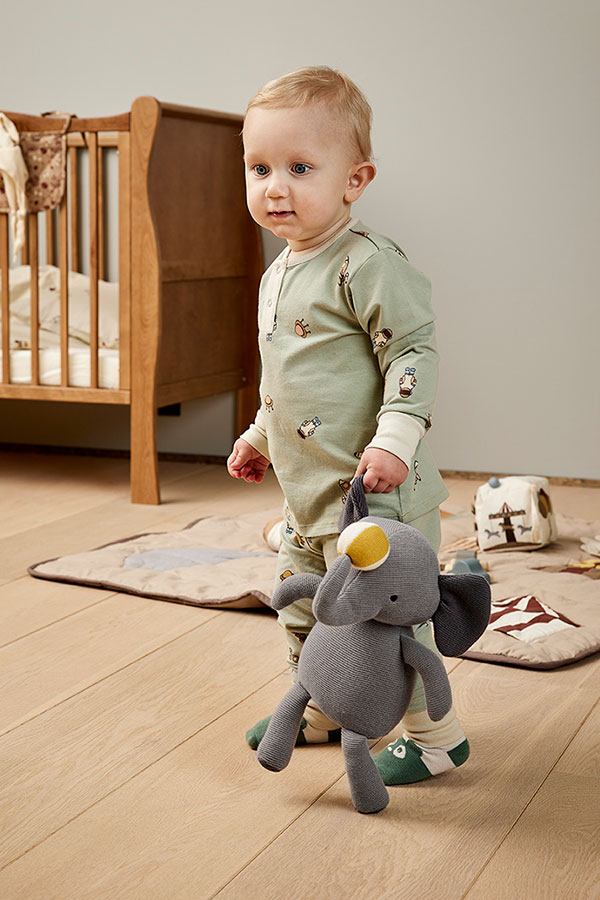 Fille poupée tricot éléphant